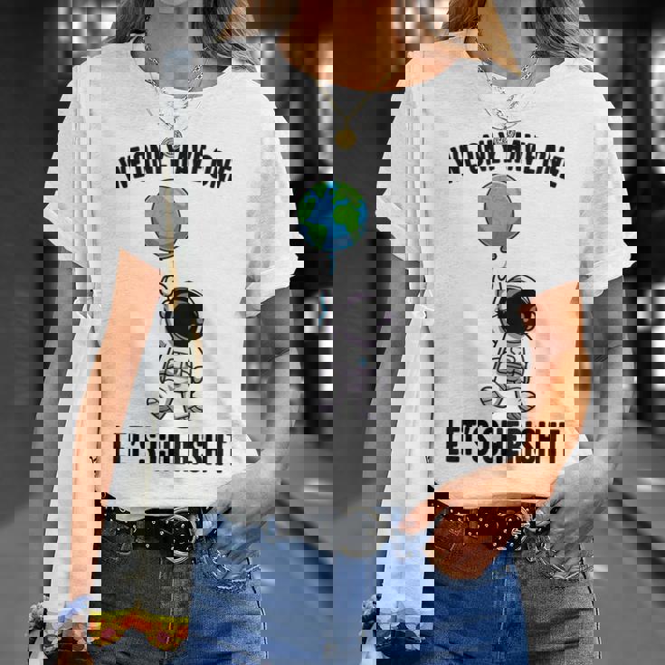 Planets We Only Have One Let's Cherish It 宇宙飛行士 Tシャツ 彼女への贈り物