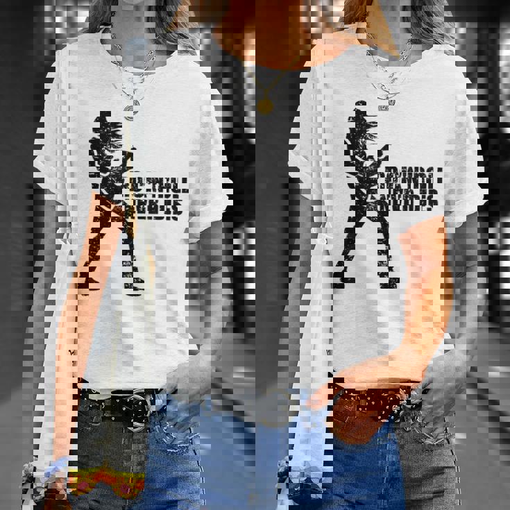 Rock 'N' Roll Never Dies ギタープレーヤー Tシャツ 彼女への贈り物
