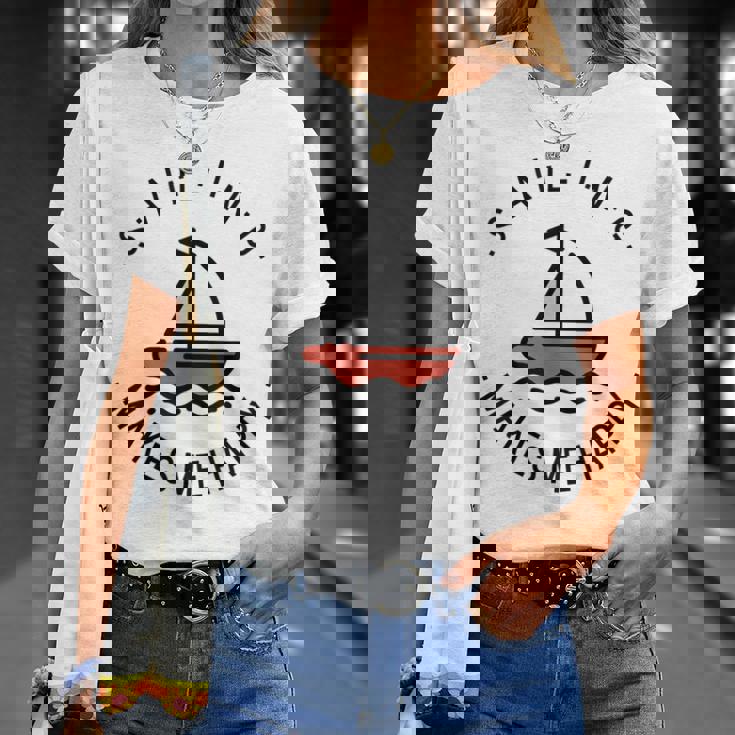 Sailing Makes Me Happy レッド ヨット Tシャツ 彼女への贈り物
