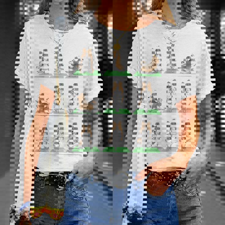 Shetland シープドッグ シェルティ 犬 ヨガ ポーズ ワークアウト エクササイズ Tシャツ 彼女への贈り物