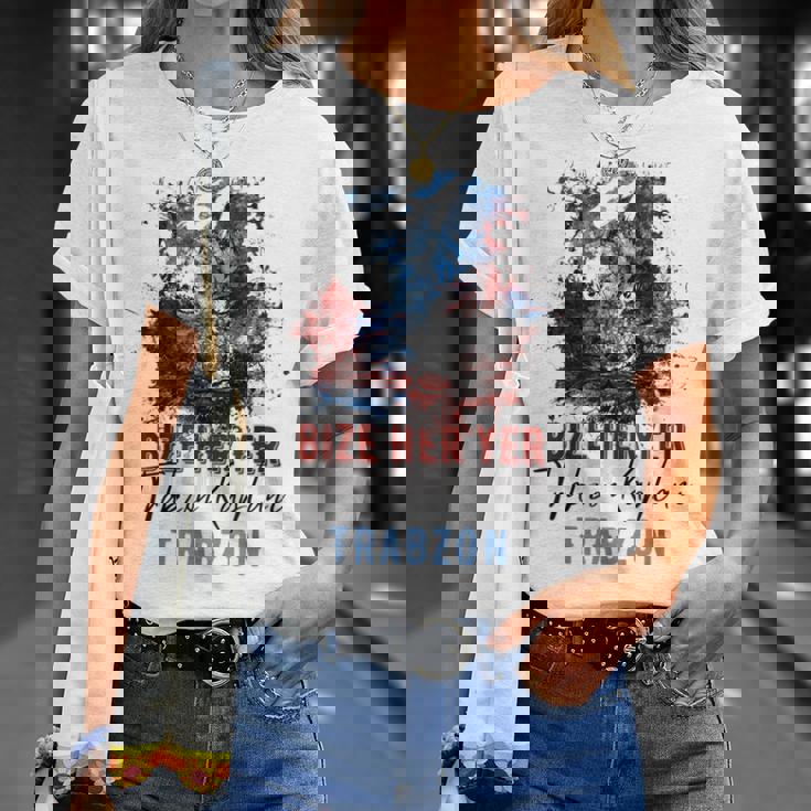 Trabzon 61 Bize Her Yer Trabzon ホワイトエディション Tシャツ 彼女への贈り物