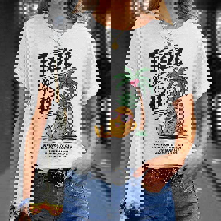Tropic Like It's Hot パイナップル サマーサングラス ビーチ Tシャツ 彼女への贈り物