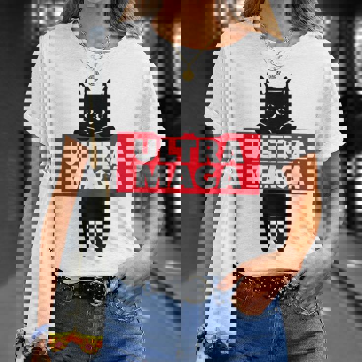 Ultra Maga Cat Tシャツ 彼女への贈り物