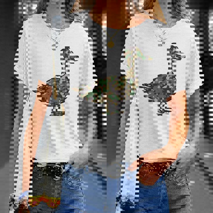 「鴨フラージュ」かも カモフラージュ 迷彩 ダジャレ 駄洒落 動物 鳥 カモ 鳧 カムフラージュ 兵士 軍隊 軍人 国防 Tシャツ 彼女への贈り物