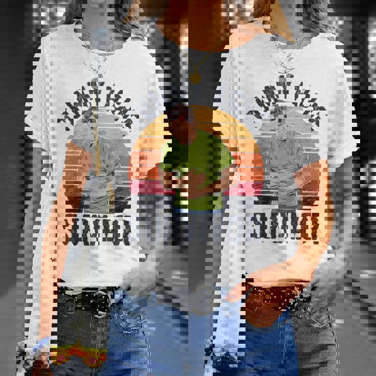 おなかが痛い Tシャツ 彼女への贈り物