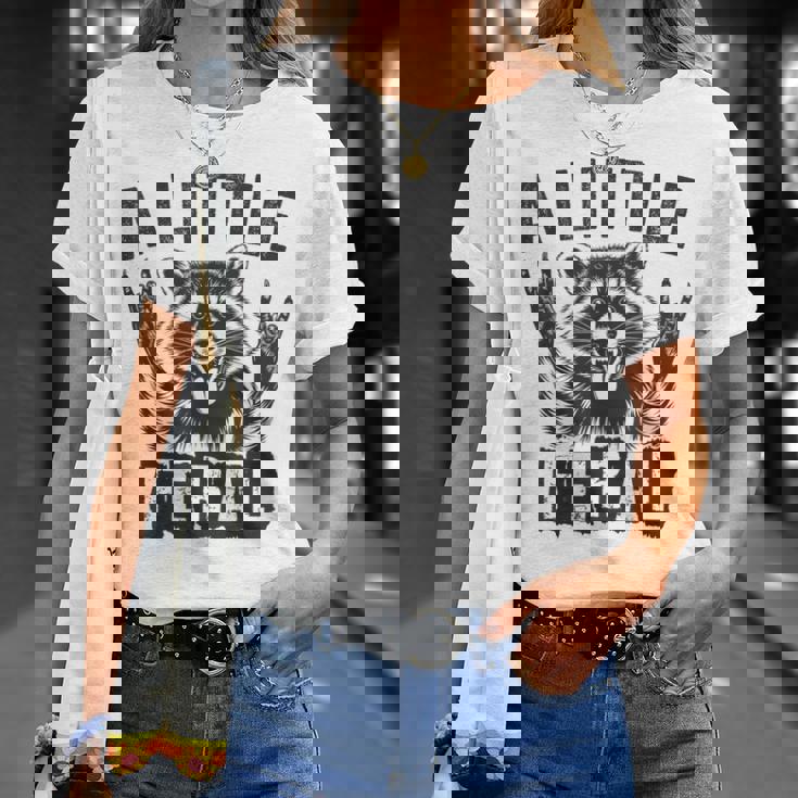 おもしろいアライグマのグラフィック 小さなフェラル 幼児 男の子 女の子 フェラル Tシャツ 彼女への贈り物