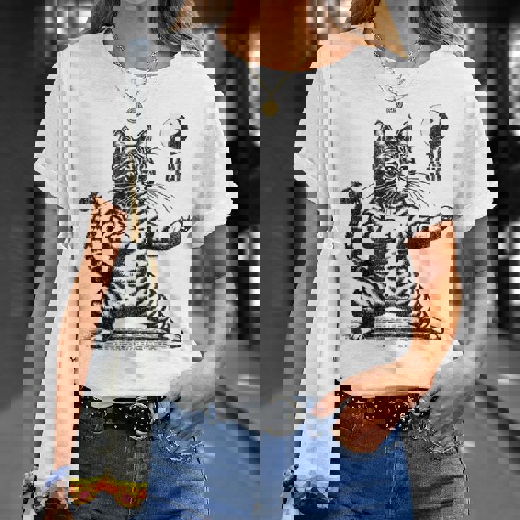 かわいい猫 太極拳 武道 陰陽 Tシャツ 彼女への贈り物