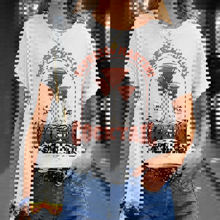 エスプレッソ・マティーニ・ソーシャル・クラブ・ウォッカ・コーヒー・ラバー・カクテル Tシャツ 彼女への贈り物