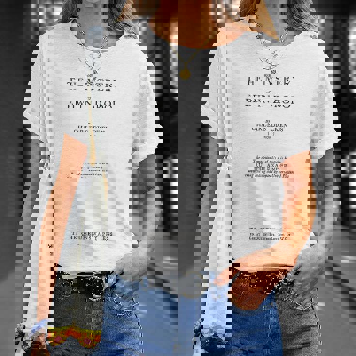 エドウィン・ドロードの謎 チャールズ・ディケンズ タイトルページ Tシャツ 彼女への贈り物