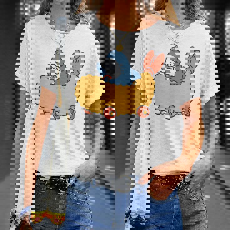 エビフライのくるまを運転するサメ Tシャツ 彼女への贈り物