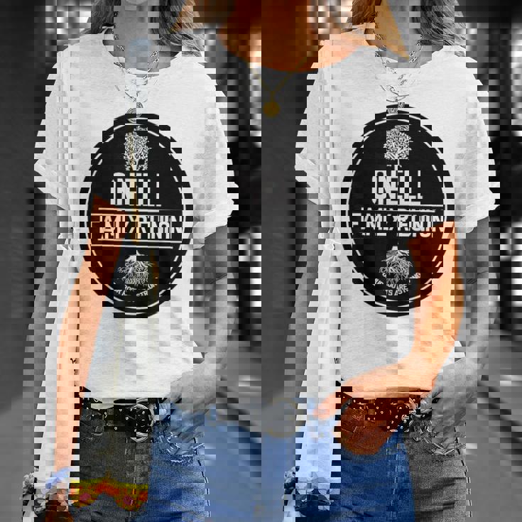 オニール・ファミリー・リユニオン俺たちのルーツ・イズ・ストロング・ツリー Tシャツ 彼女への贈り物