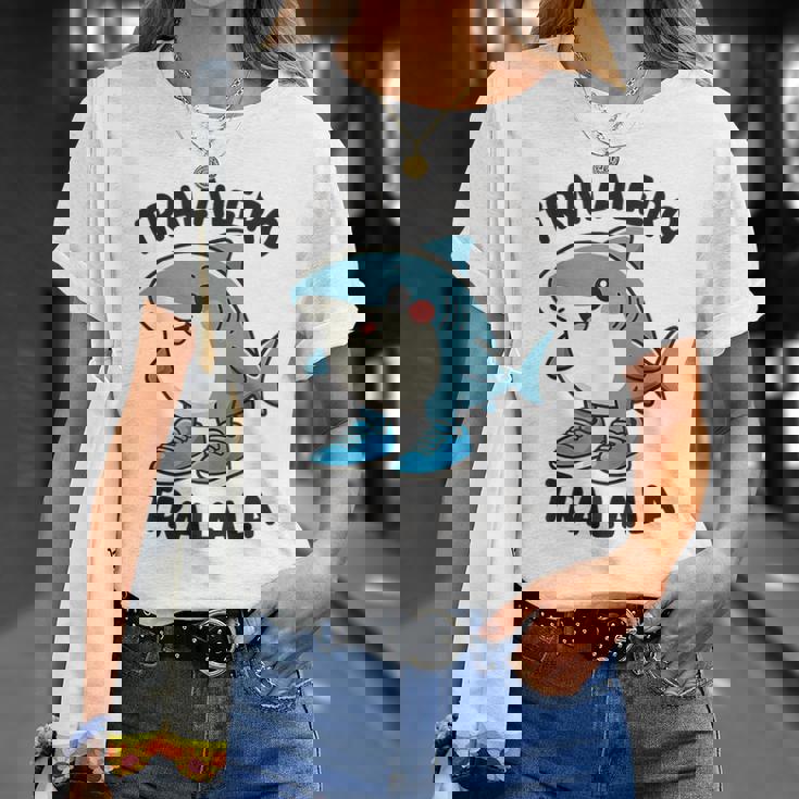 カワイイトラレロトラララ-イタリアブレインロットミーム Tシャツ 彼女への贈り物