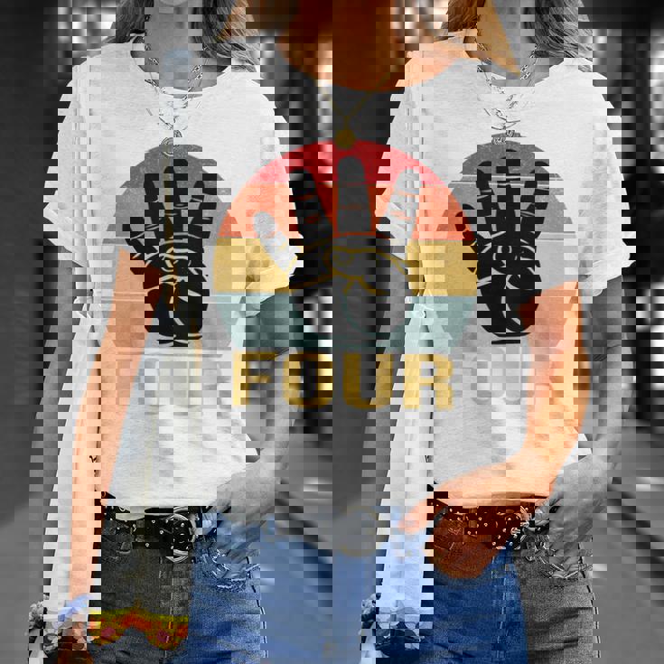 キッズ 4 歳の誕生日 4 つの指 私は 4 4 歳の男の子、女の子 Tシャツ 彼女への贈り物