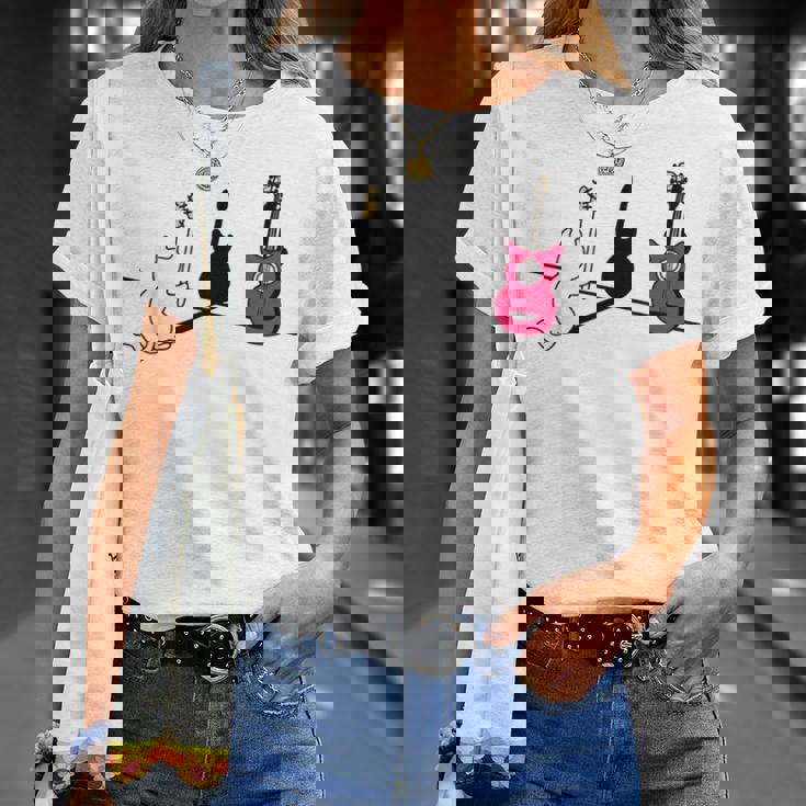 ギターの影を作る猫デザイン Tシャツ 彼女への贈り物