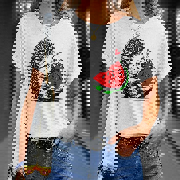 スイカの誕生日を食べるキュートで愛らしいハリネズミ Tシャツ 彼女への贈り物