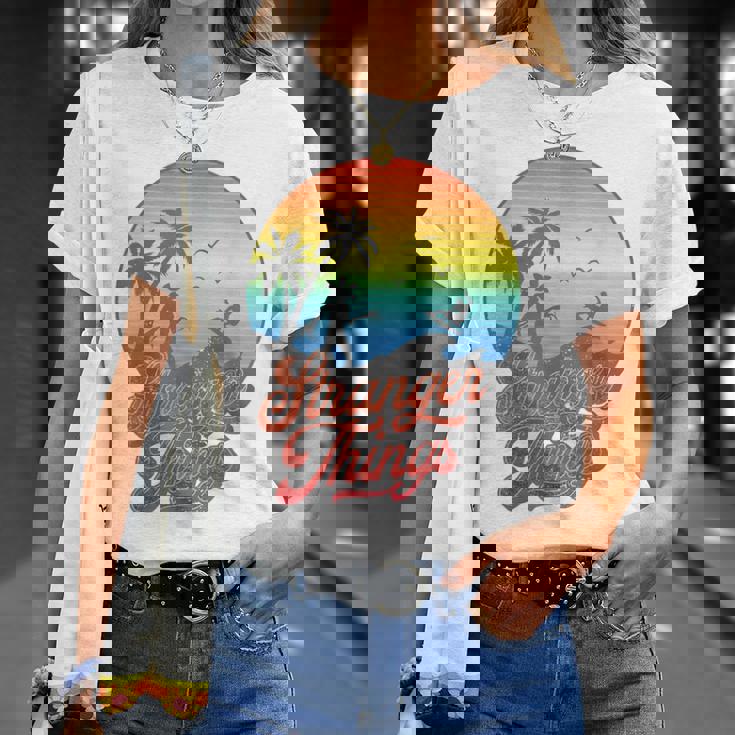 ストレンジャー・シングス サーファーボーイ ピザ デモゴルゴン カリ レトロ 80年代 Tシャツ 彼女への贈り物