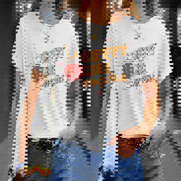 スリーピーガール モクテルクラブ レトロ ウェルネス キュート ファッショントレンド Tシャツ 彼女への贈り物