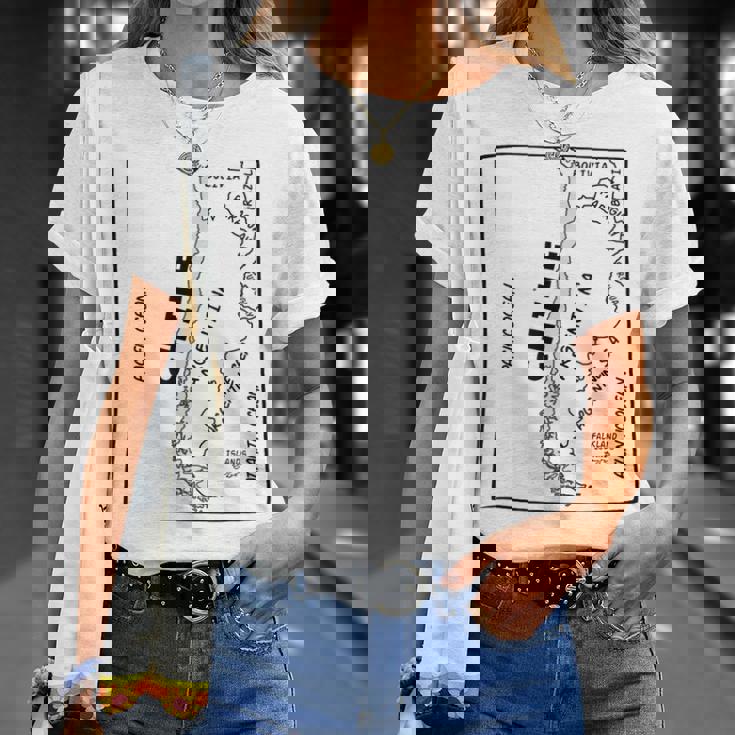 チリと近隣諸国の手描き黒線地図 Tシャツ 彼女への贈り物