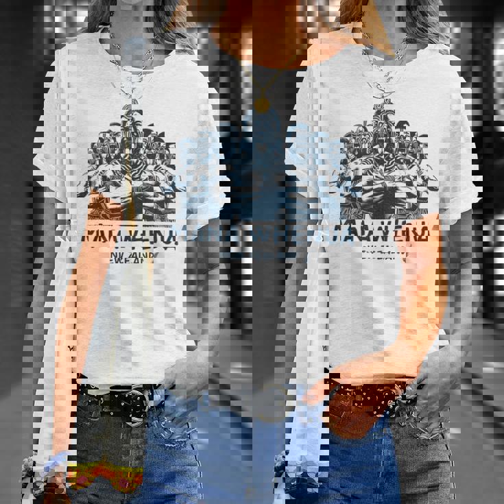 ニュージーランドのマオリ戦士がハカを披露 Tシャツ 彼女への贈り物