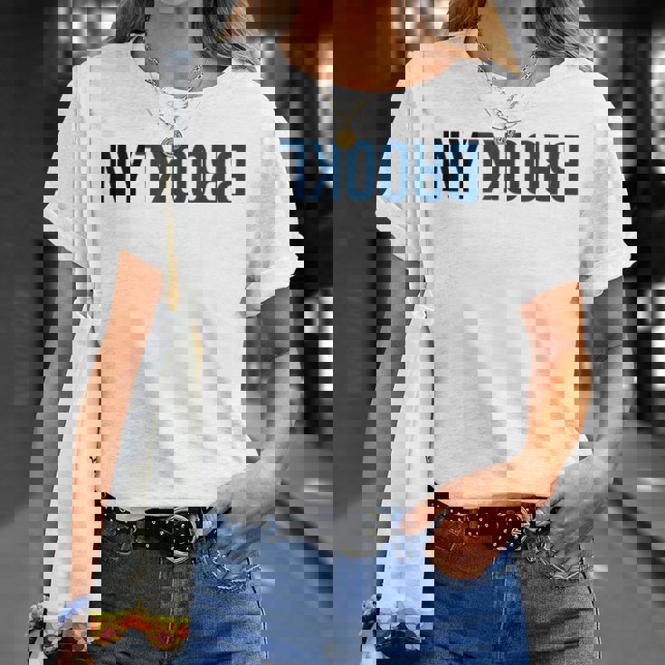 ニューヨークのファンのためのニューヨークブルックリンクリエイティブフリップデザイン Tシャツ 彼女への贈り物