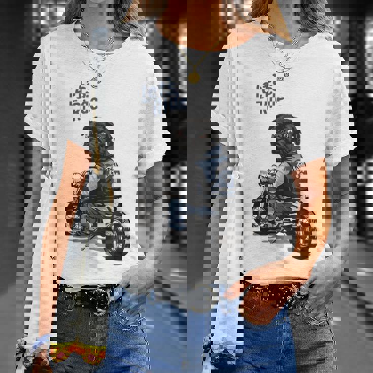 バイクに乗る面白いパグ犬レッツライド Tシャツ 彼女への贈り物