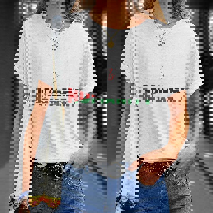 パレスチナと共に立つことは、人類のないガザに立ち向かうこと。 Tシャツ 彼女への贈り物