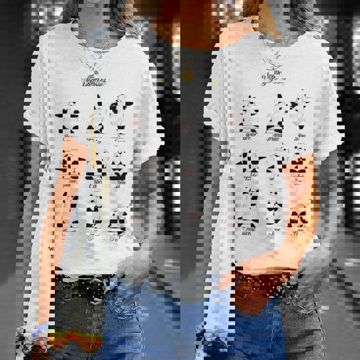 パンダヨガポーズ、パンダは異なるヨガポジションを作ります。 Tシャツ 彼女への贈り物
