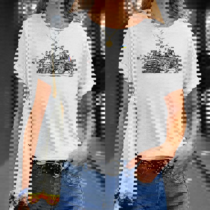 ロシアのbmpを盗むウクライナの農家 ウクライナを支援 Tシャツ 彼女への贈り物