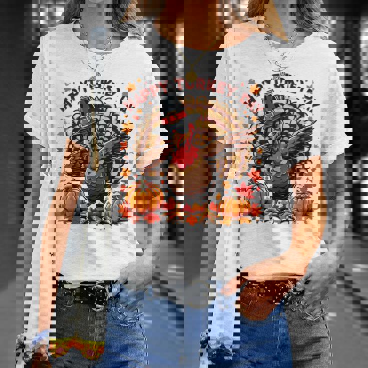 感謝祭 おもしろい 七面鳥巡礼者 軽くたたく 幸せな七面鳥の日 Tシャツ 彼女への贈り物