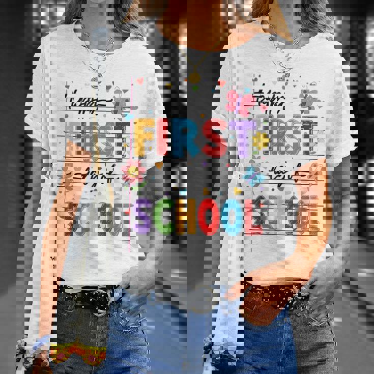 新学期 ハッピー 初日 学校 男の子 女の子 先生 Tシャツ 彼女への贈り物