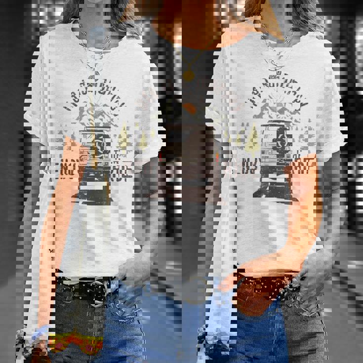 旅 おもしろ キャンプ 楽しい 登山 アウトドア キャンピングカー 人生は旅だ Tシャツ 彼女への贈り物