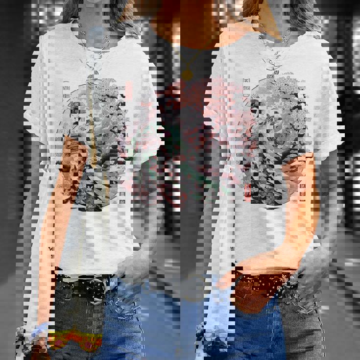 日本 浮世絵 京都 祇園甲部 五花街 桜 舞妓 着物 バックプリント Tシャツ 彼女への贈り物