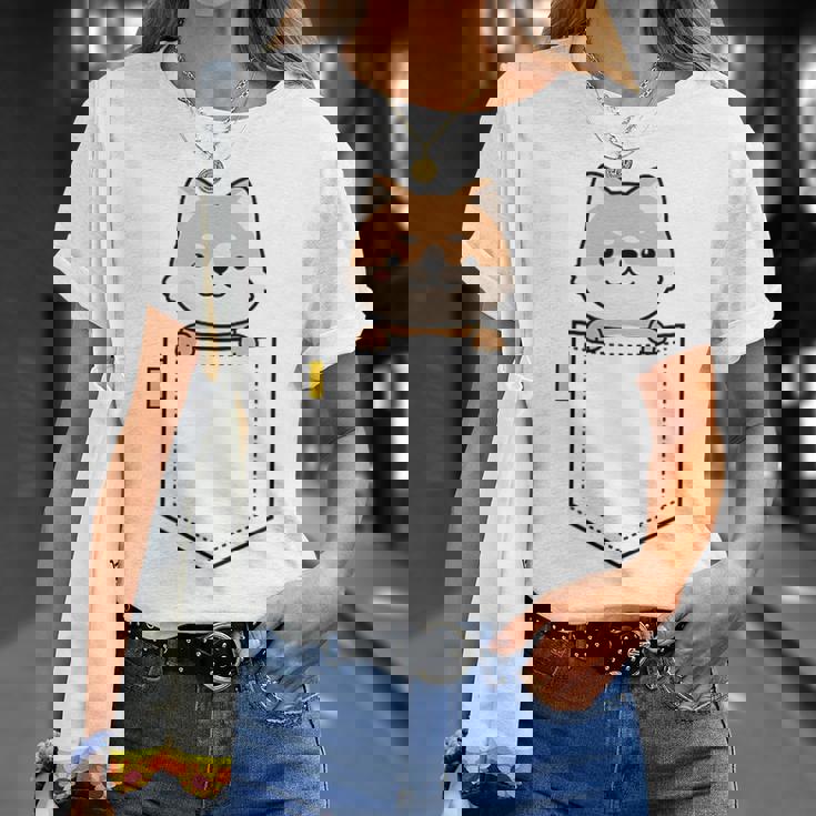 柴犬 しばいぬ 子柴 柴犬子犬 ワンポイント ポケット デザイン かわいい おもしろ 可愛い 犬飼い 犬好き Tシャツ 彼女への贈り物