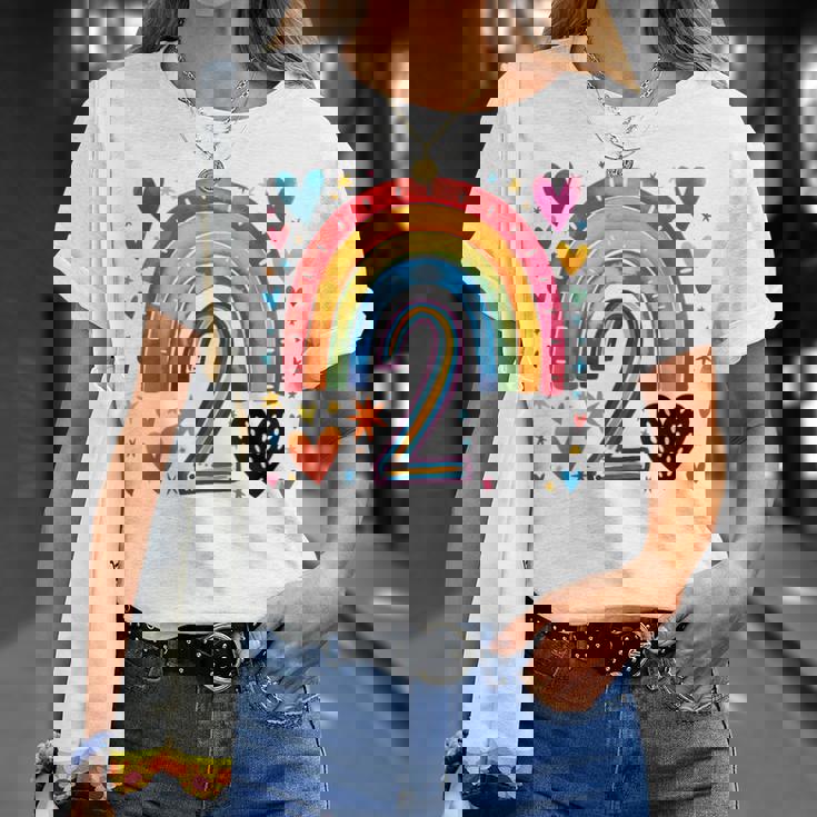 私はもう2歳 女の子のためのかわいいレインボーバースデーデザイン Tシャツ 彼女への贈り物