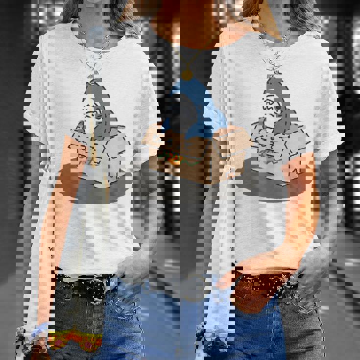 箱入りサメ Tシャツ 彼女への贈り物