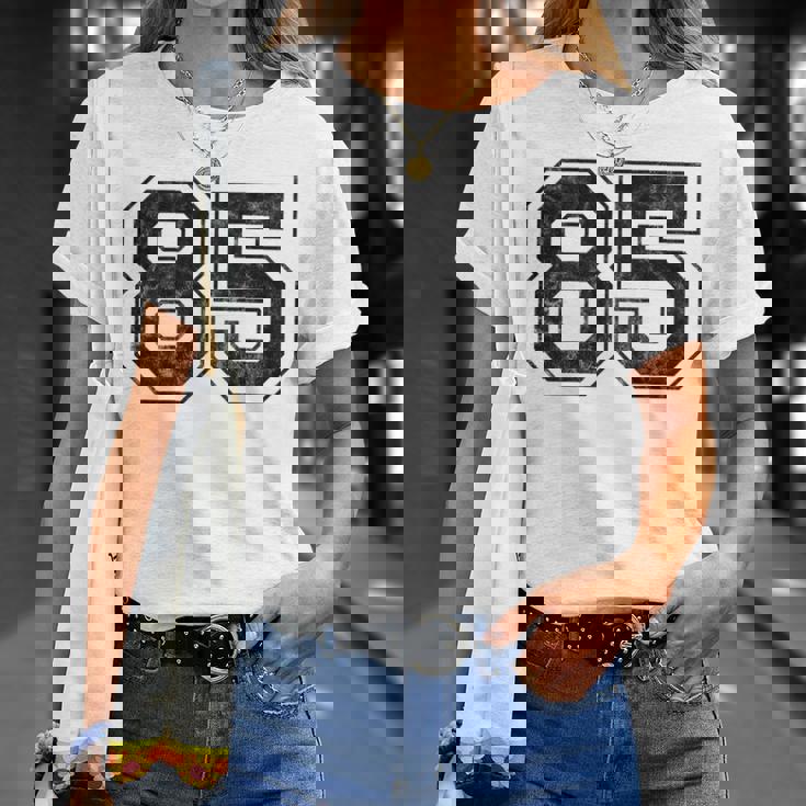 背中に85番 Tシャツ 彼女への贈り物