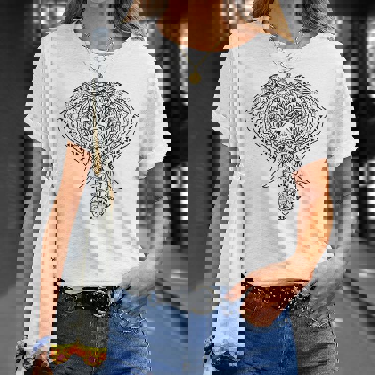 象のマンダラ、ヨガナマステエスニックシャーマン。 Tシャツ 彼女への贈り物