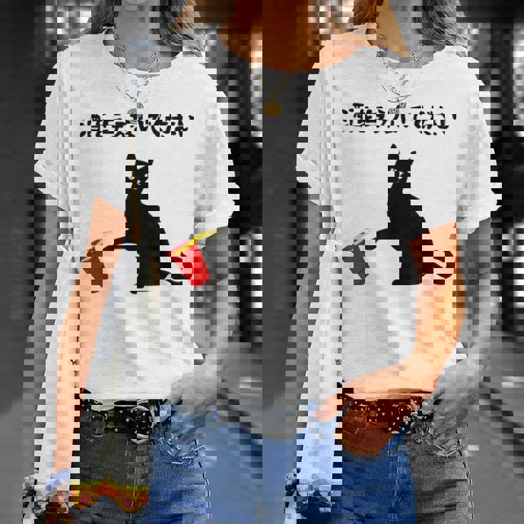 酒を与えないでください ねこイラスト お酒 ネタ 酒飲み お酒好き ビール好き 飲み会 かわいい おもしろ ネコ 猫 Tシャツ 彼女への贈り物