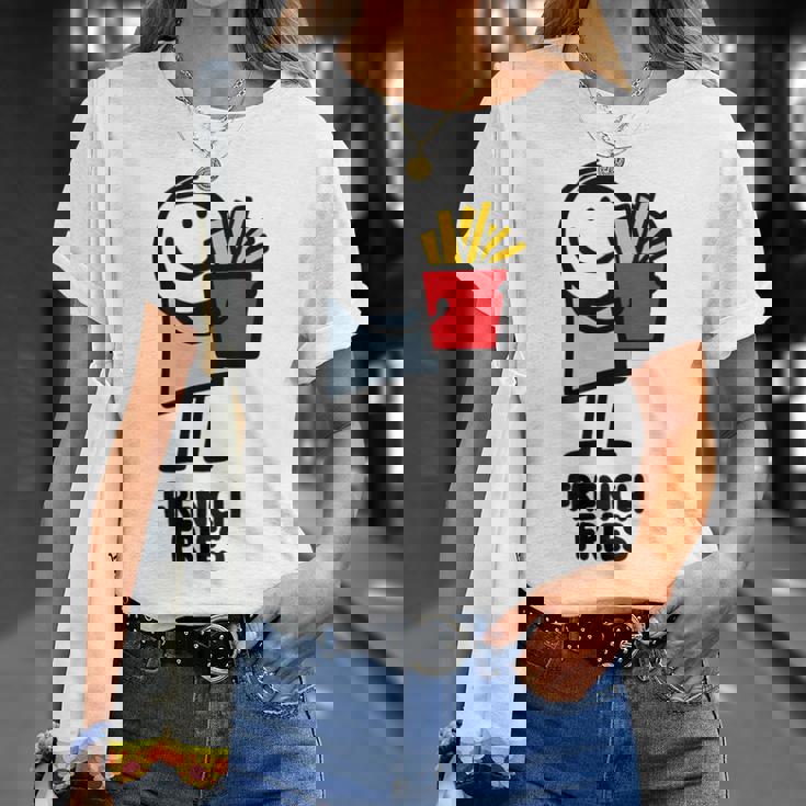面白い漫画のキャラクターグラフィックが付いたクールでおいしいフライドポテト。 Tシャツ 彼女への贈り物