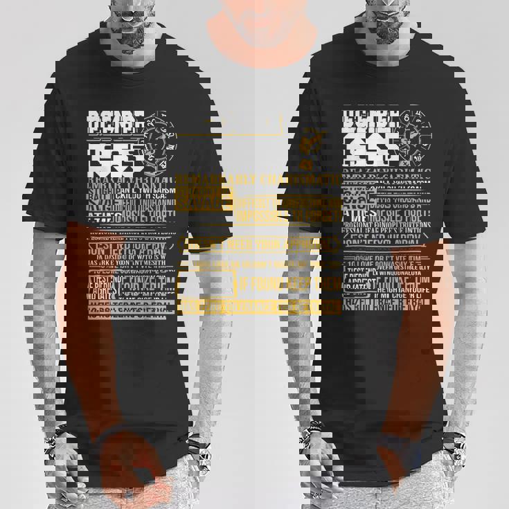 1965年 12月座 誕生日ギフト Born 12月agitarius Tシャツ 面白い贈り物