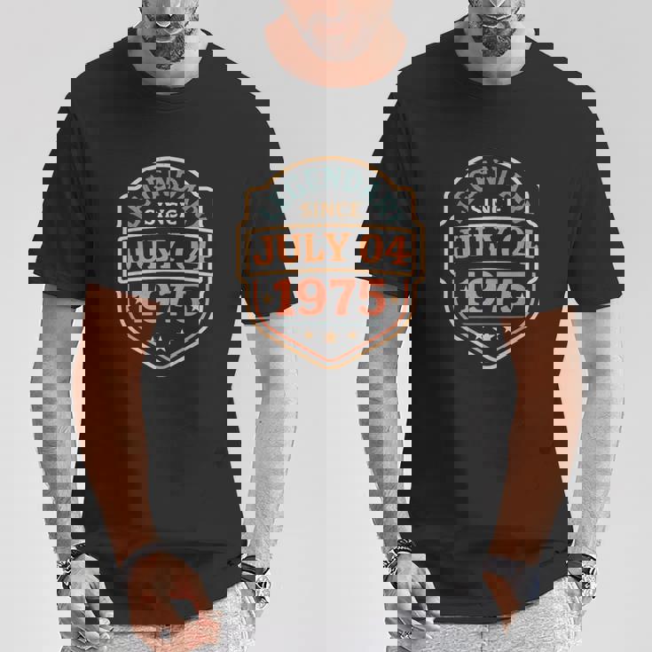 1975年7月4日以来、伝説的。素晴らしい誕生日パーティーレトロ。 Tシャツ 面白い贈り物