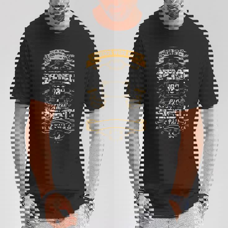 1980年9月に誕生した44歳の誕生日レジェンド。 Tシャツ 面白い贈り物