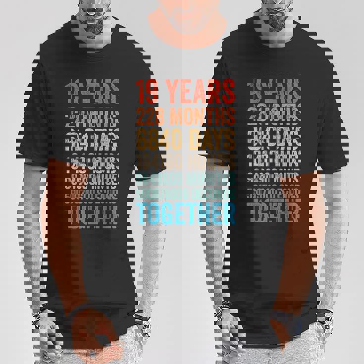 19年目の記念日 彼 彼女 カップル 19回目の結婚 Tシャツ 面白い贈り物