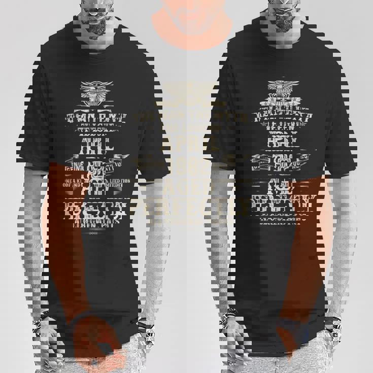 43歳の誕生日プレゼント 男性用 1982年4月 誕生日 Tシャツ 面白い贈り物