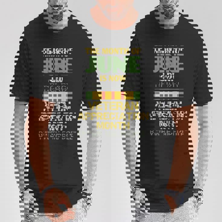 6月が退役軍人感謝月間として宣言されました Tシャツ 面白い贈り物