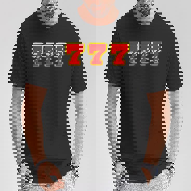 777 スリーセブン【スロット カジノ ラッキー7】数字 文字 シンプル デザイン Tシャツ 面白い贈り物