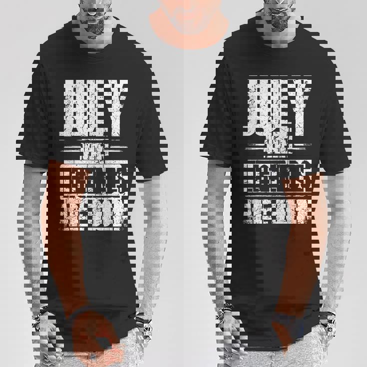 7月 伝説が生まれるとき 誕生月デザイン Tシャツ 面白い贈り物