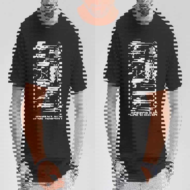 80年代映画 武器 サイエンスフィクションとホラーを選択 Tシャツ 面白い贈り物