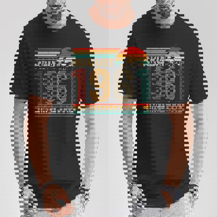 August 1961 Limited Edition Classic 1961Intage Birthday Tシャツ 面白い贈り物