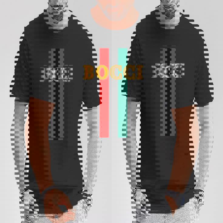 Bocci ぼっち《フェイクゴールド ロゴ》緑 赤 ライン【変なデザイン屋さん】陰キャ オタク ブランド パロディ 面白 Tシャツ 面白い贈り物